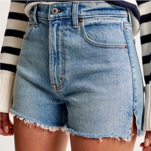 Abercrombie High Rise Mom short